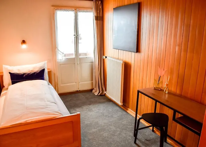 First Готель типу 