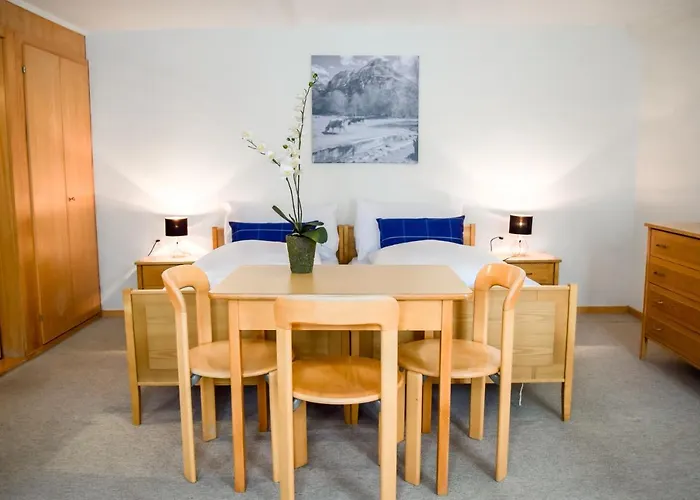 First Готель типу 